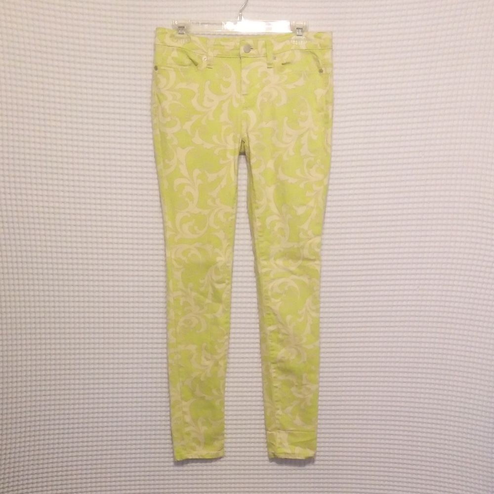 4/$20 CLOSET CLOSING GREEN & IVORY PAISLEY JEANS